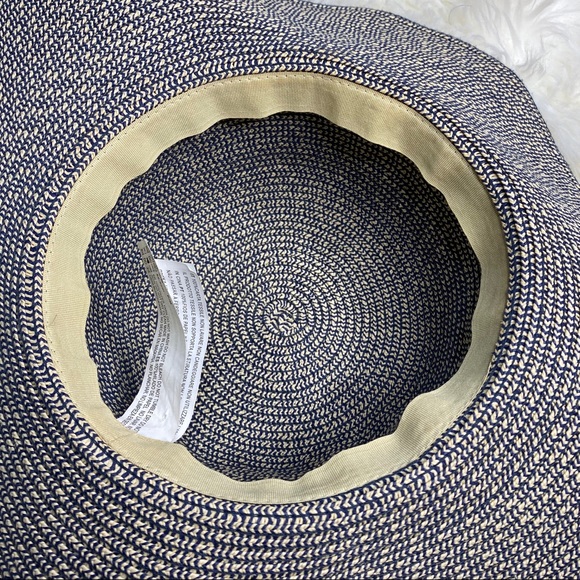š¤SALE: price dropš¤Beach straw hat w/ black trim - Picture 5 of 6